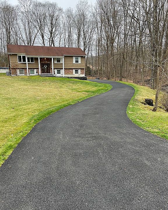 1st image of 20 Franklin Dr