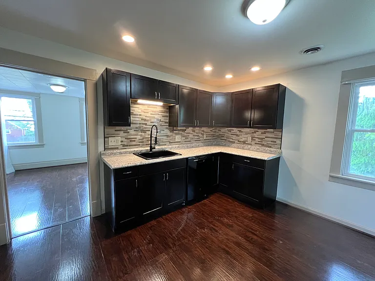 80 Meadow Pl #3 — Photo 3