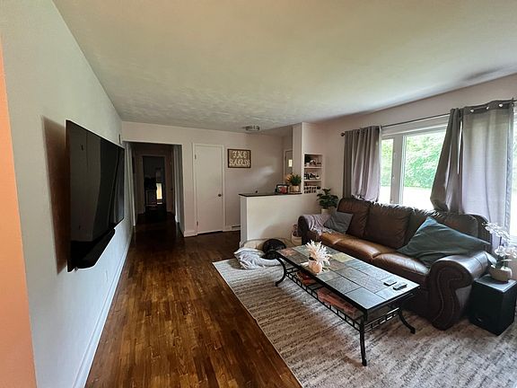 3rd image of 2716 N Trail Ln
