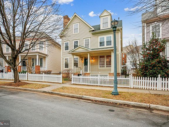 2nd image of 1105 Pleasant Cir