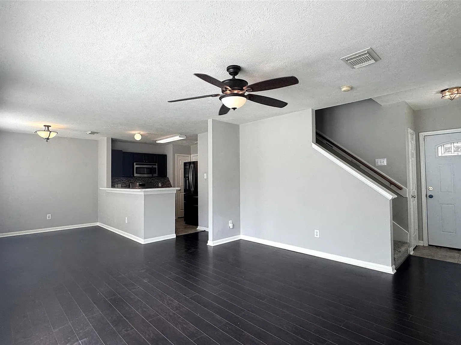 4 bed, 2.5 bath, 1426 sqft, $1,895 — Photo 3