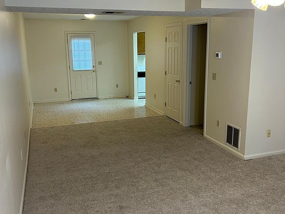 3rd image of 101 Barringer Dr APT 3