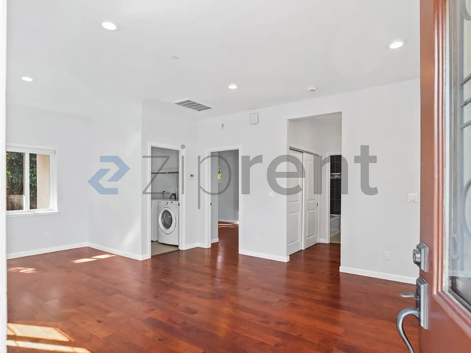 311 Dana St