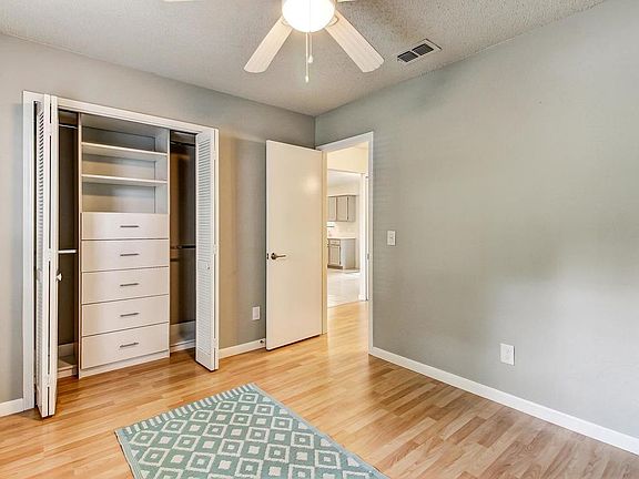 4th image of 205 Sea Woods Dr