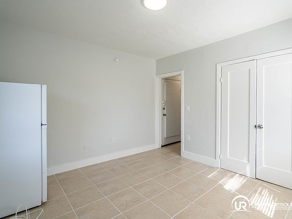 4th image of 437 NE 82nd St APT 20