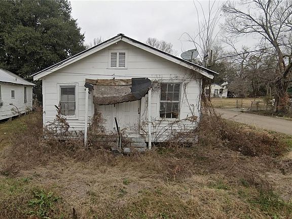 5th image of 4799 Stearns St