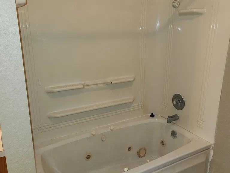 1922 Pheasant Dr — Photo 21