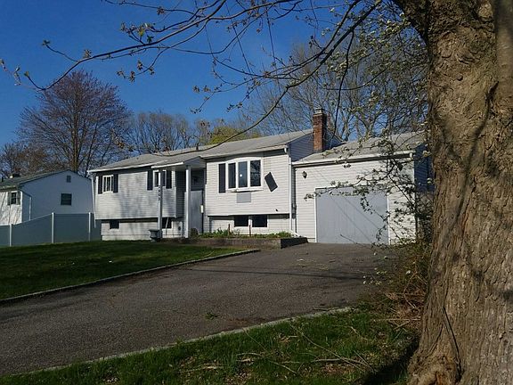 3rd image of 2903 Kane Ave
