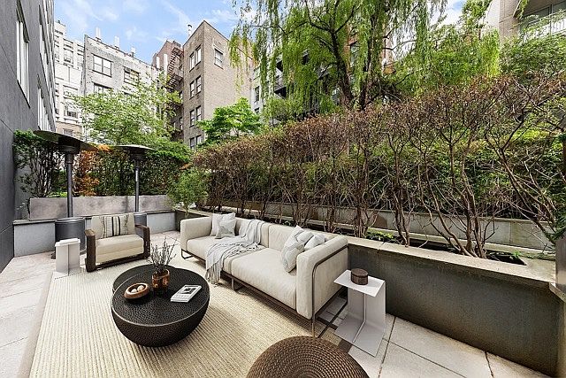 1st image of 447 W 18th St #Townhouse 2