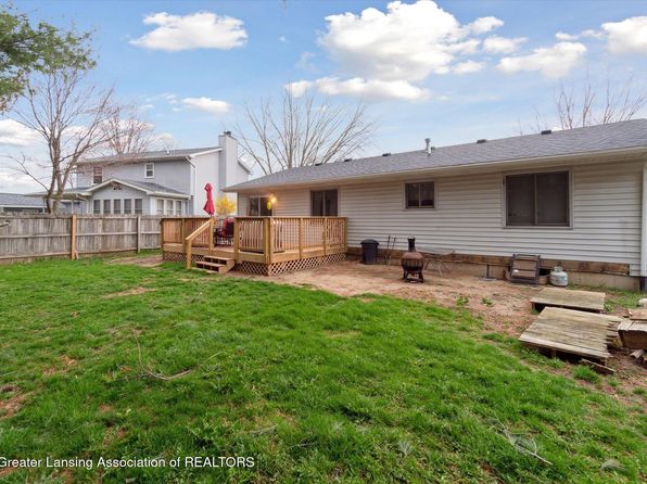 4120 Santa Clara Dr, Holt, MI 48842