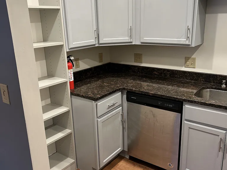804 S Elm St #2 — Photo 3