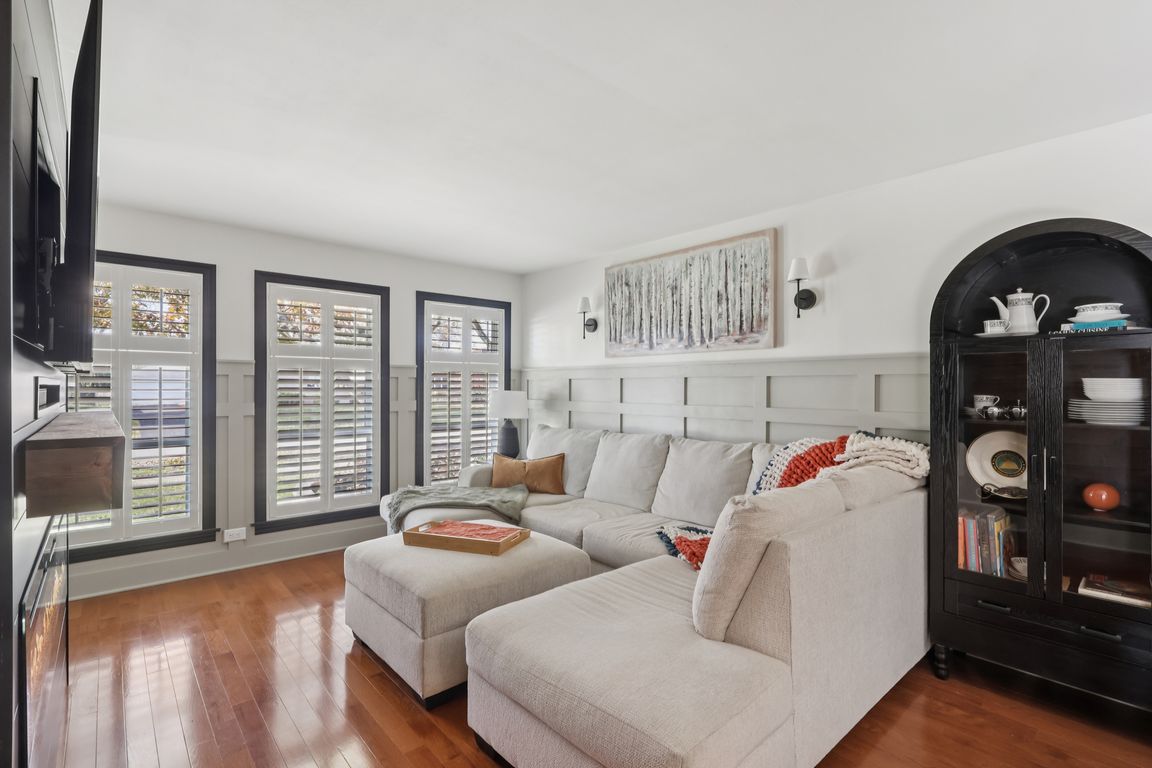 next background image