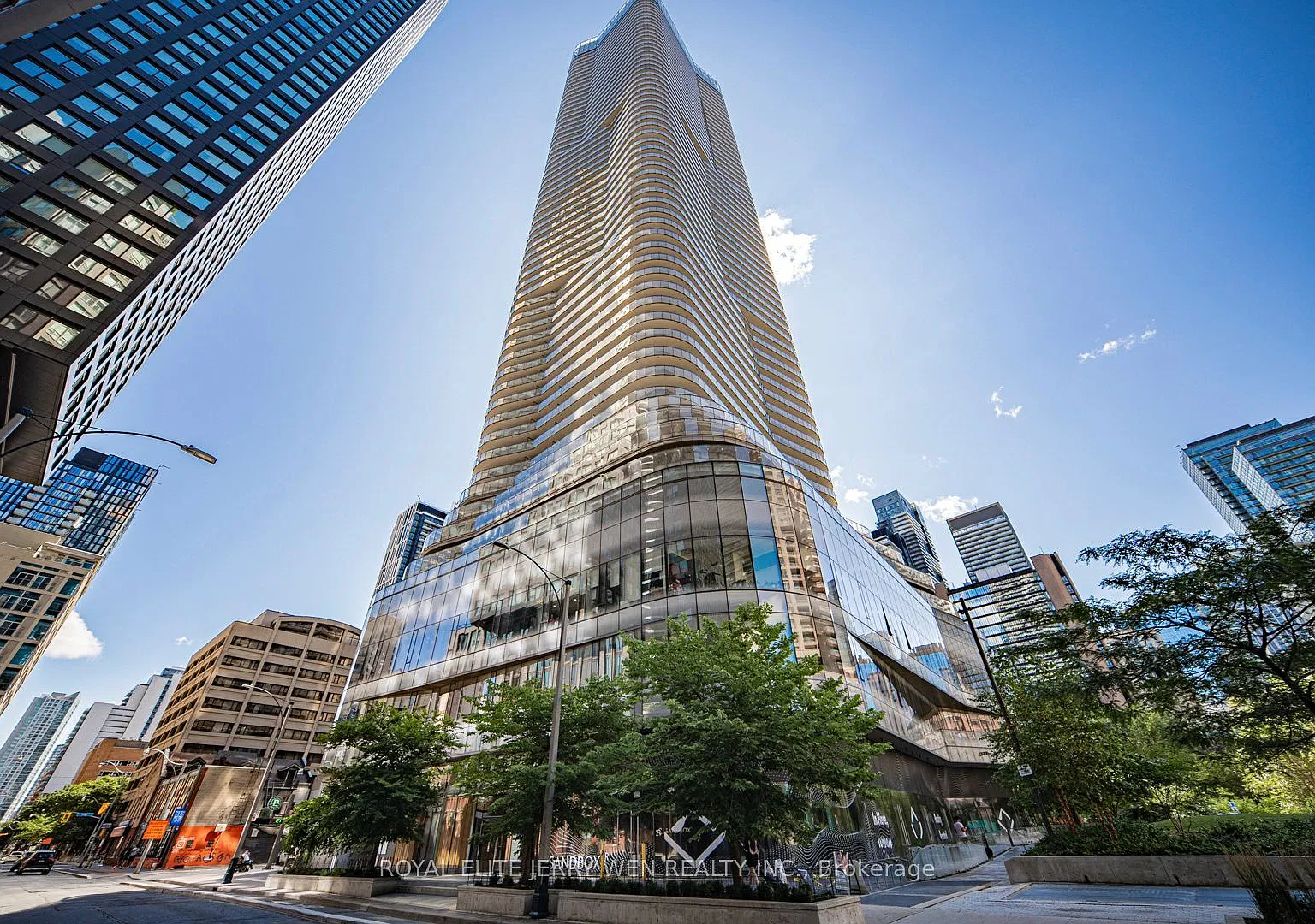 2 bed, $2,700 — Photo 1