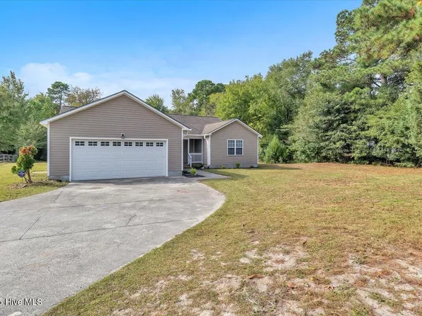 266 Sand Ridge Road, Hubert, NC 28539