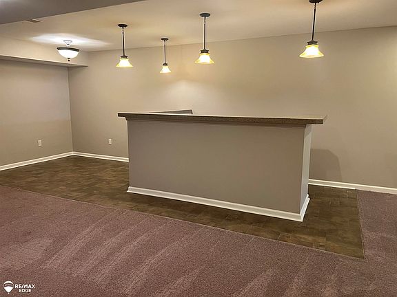 5th image of 4118 Aspen Cir