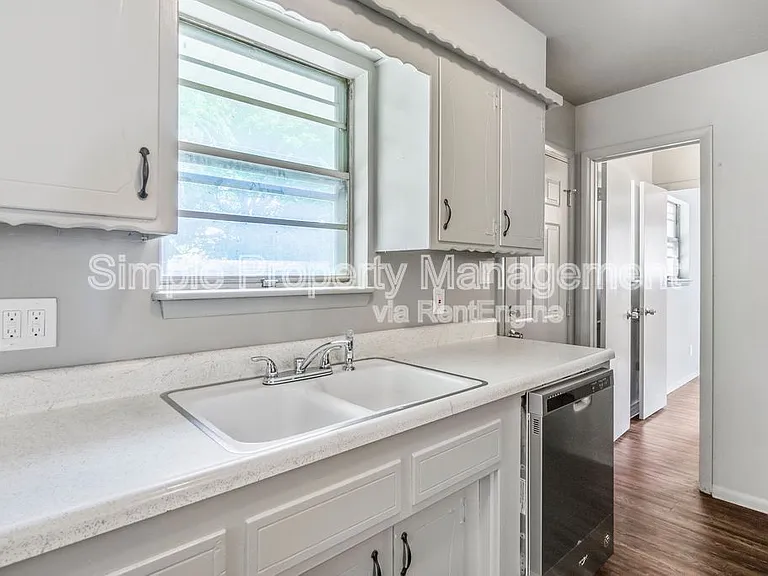 3221 Beechwood Dr — Photo 7
