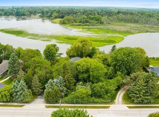 4014 Riverview Dr, Two Rivers, WI 54241