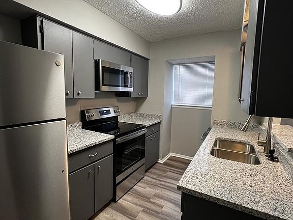 3rd image of 7920 Jones Maltsberger Rd #1