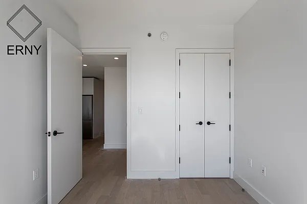 Rented by ERNY LLC | media 24