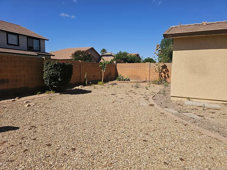 18515 W Caribbean Ln — Photo 29