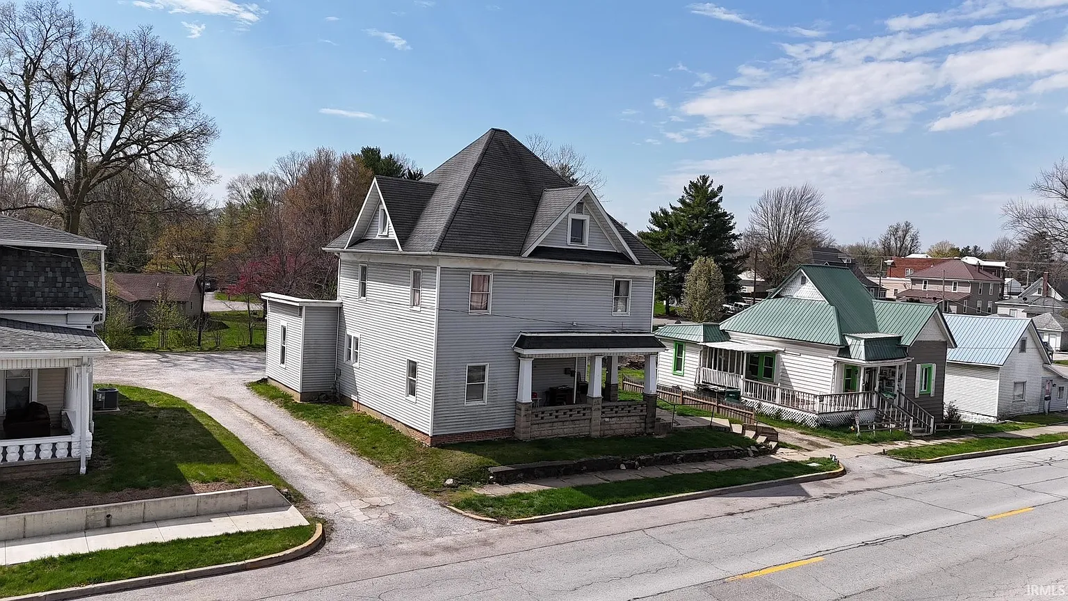 211 E Columbia St photo 1