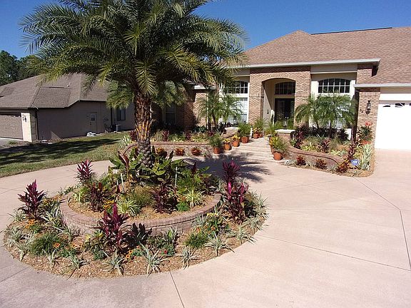 island, circular driveway