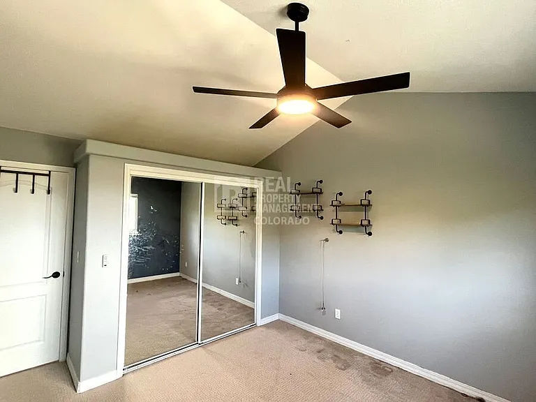 5016 Briscoglen Dr — Photo 20
