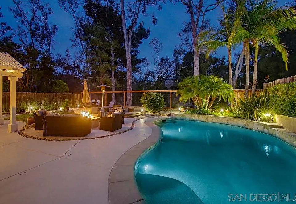 1st image of 4554 Calle De Vida