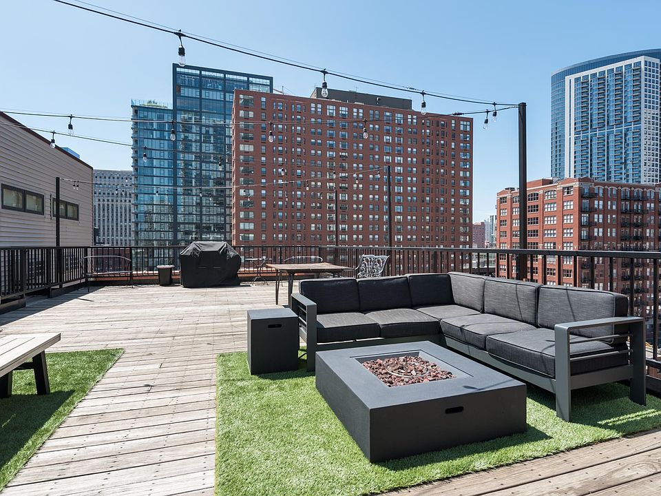 1st image of 300 W Grand Ave Ste 3