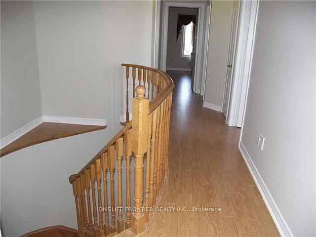 25 Rocky Point Cres — Photo 8