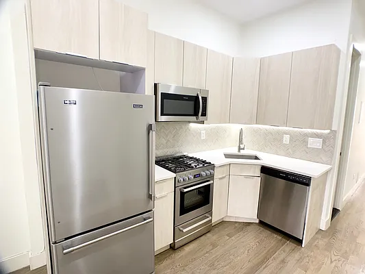 Rented by Green Leaf Management, LLC | media 9