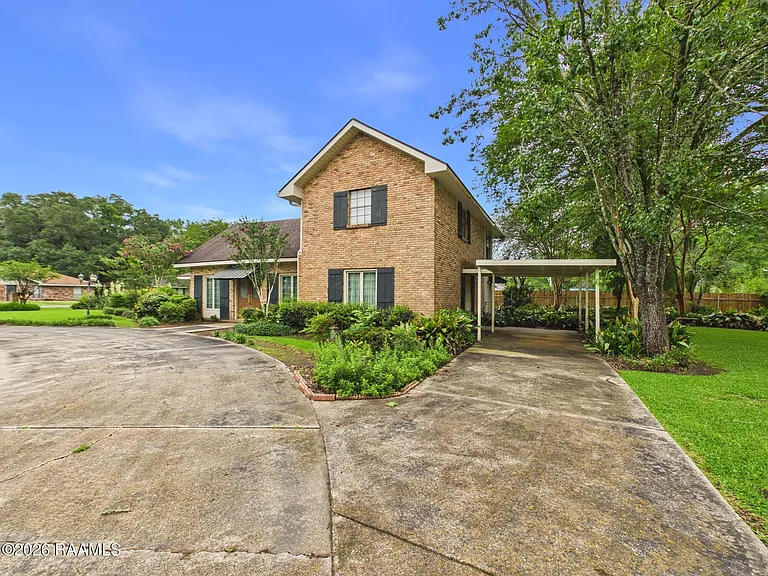 100 Oak Coulee Dr — Photo 21