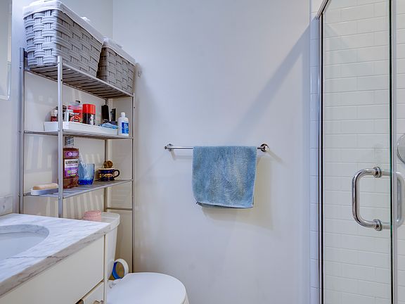 4th image of 652 Massachusetts Ave #2