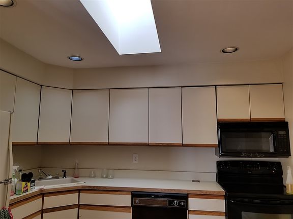5th image of 9055 Palisade Ave APT 43