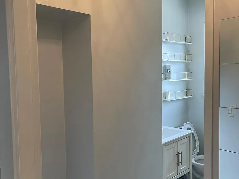 80 Terrace Ave #3 — Photo 8