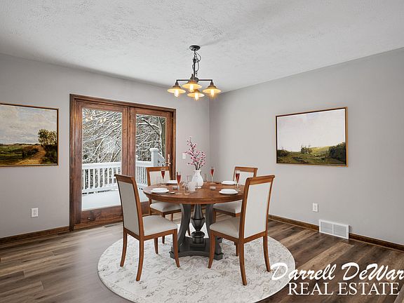 5th image of 3850 Murray View Dr NE