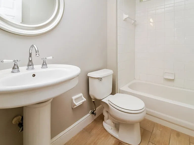 2640 Woods Edge Cir — Photo 15