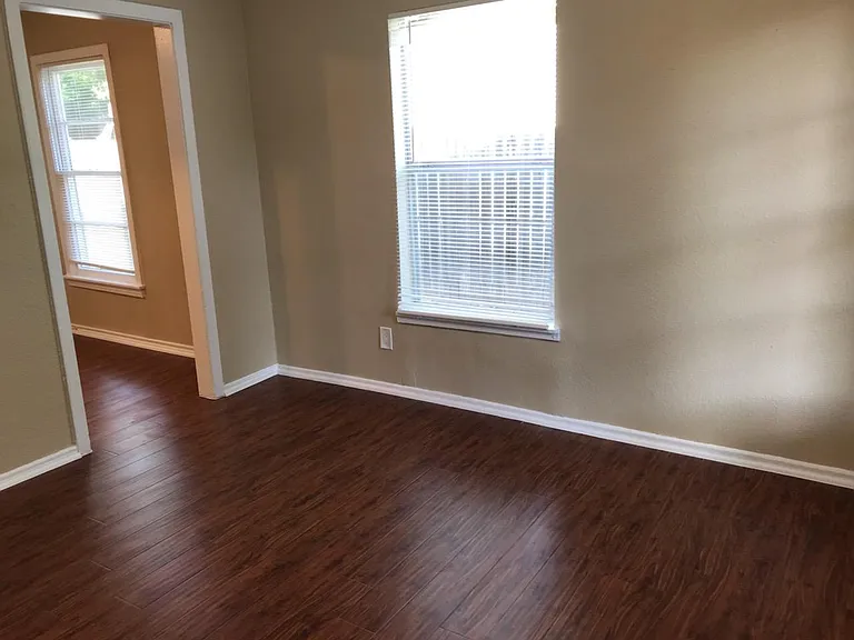 4004 Kearby St — Photo 2