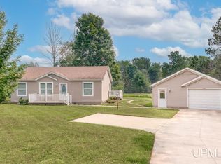 10758 S 75th Rd, Rapid River, MI 49878