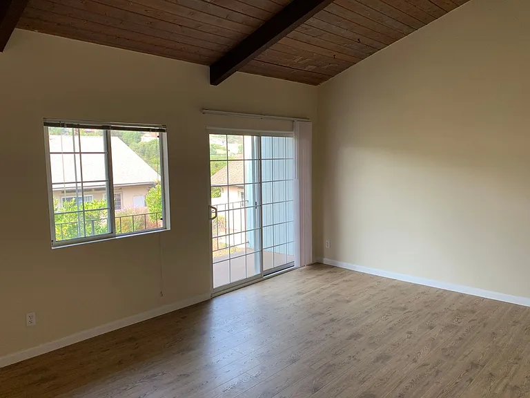 4700 Dexter Dr — Photo 9