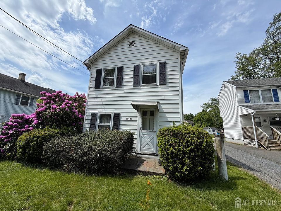 1st image of 646 Ridge Rd