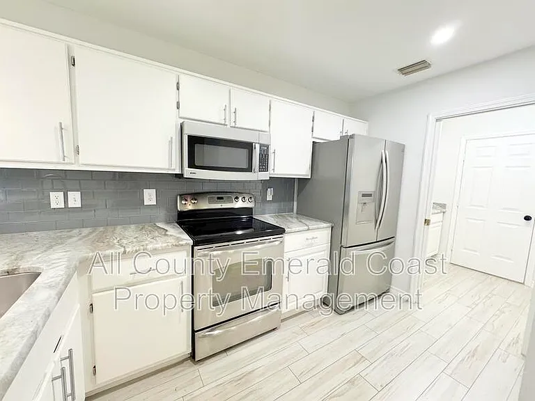204 Via Largo — Photo 15