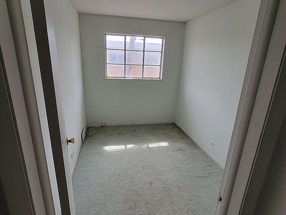 5th image of 2554 Rose St