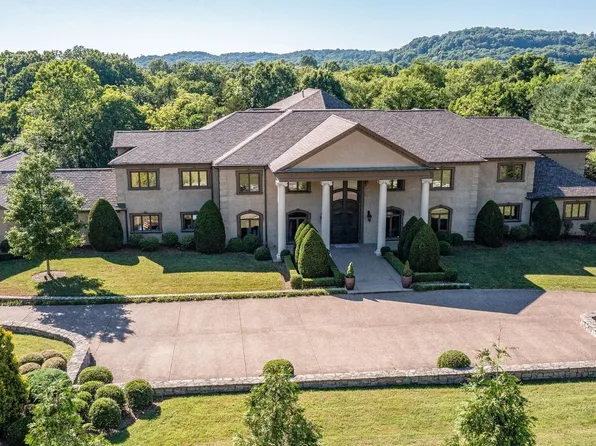 6261 Hillsboro Pike, Nashville, TN 37215