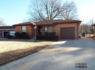 1006 Maxwell St NW, Ardmore, OK 73401