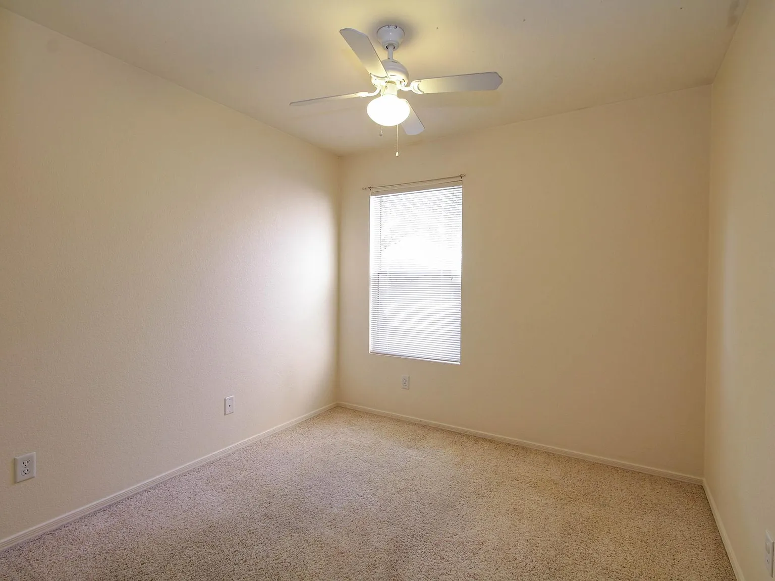 3 bed, 1261 sqft, $1,650 — Photo 3
