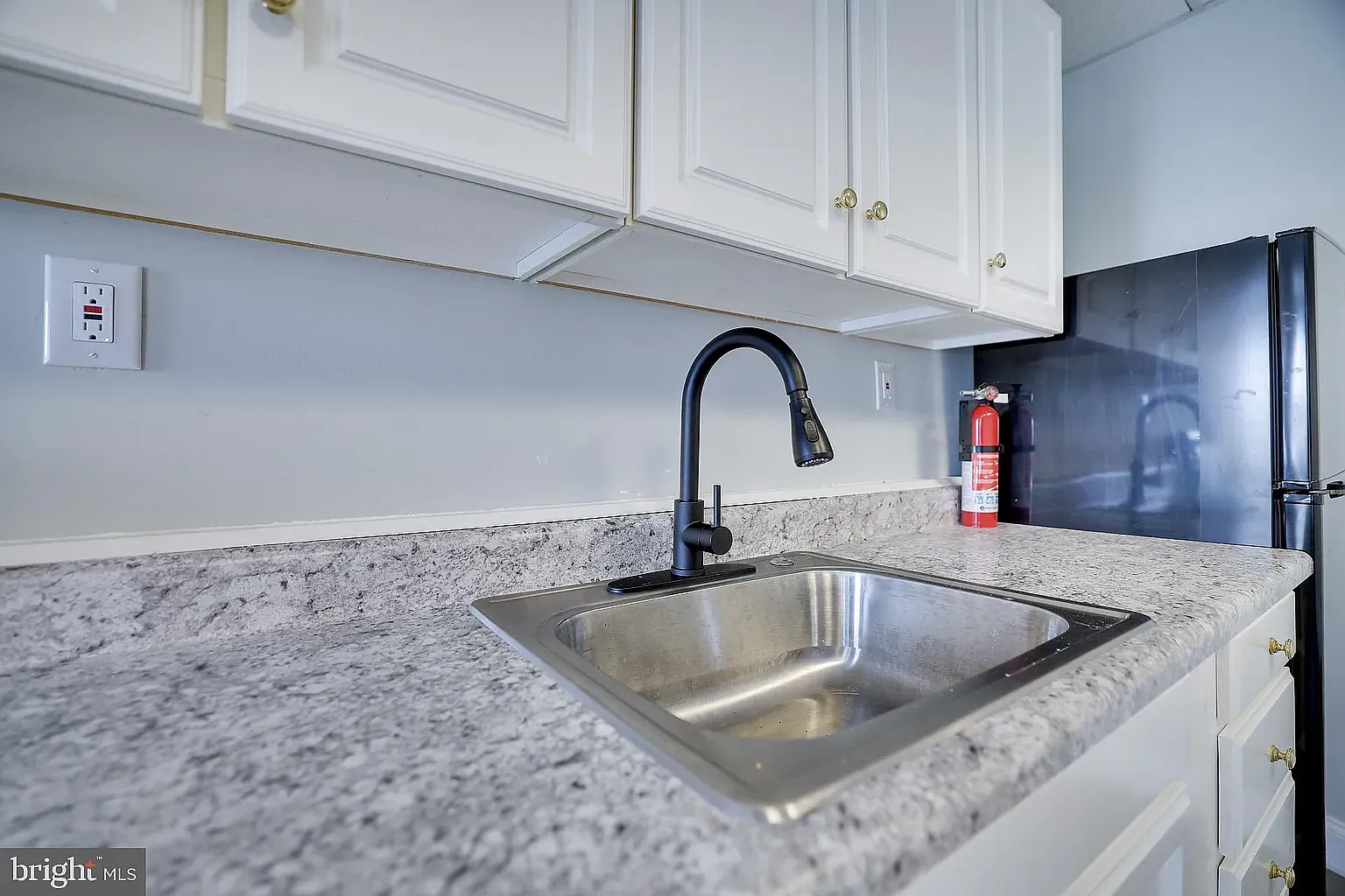10 E Carroll St — Photo 4