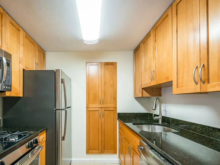 87 Sherman Rd — Photo 1