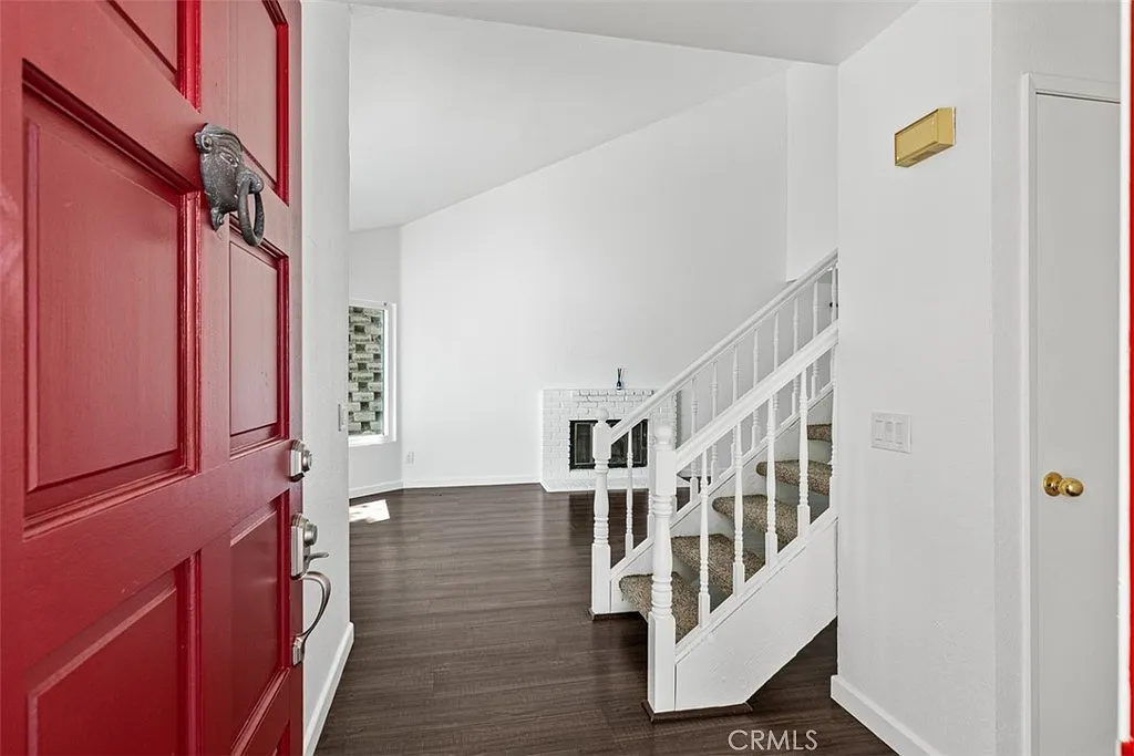 3 bed, 2.5 bath, 1289 sqft, $4,800 — Photo 4