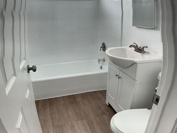 5th image of 3456 Redondo Beach Blvd APT 4